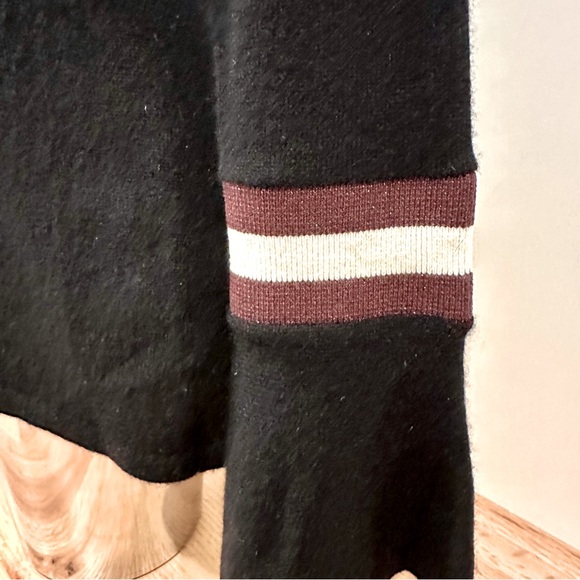 Neiman Marcus Cashmere Black Sweater - Picture 3 of 4